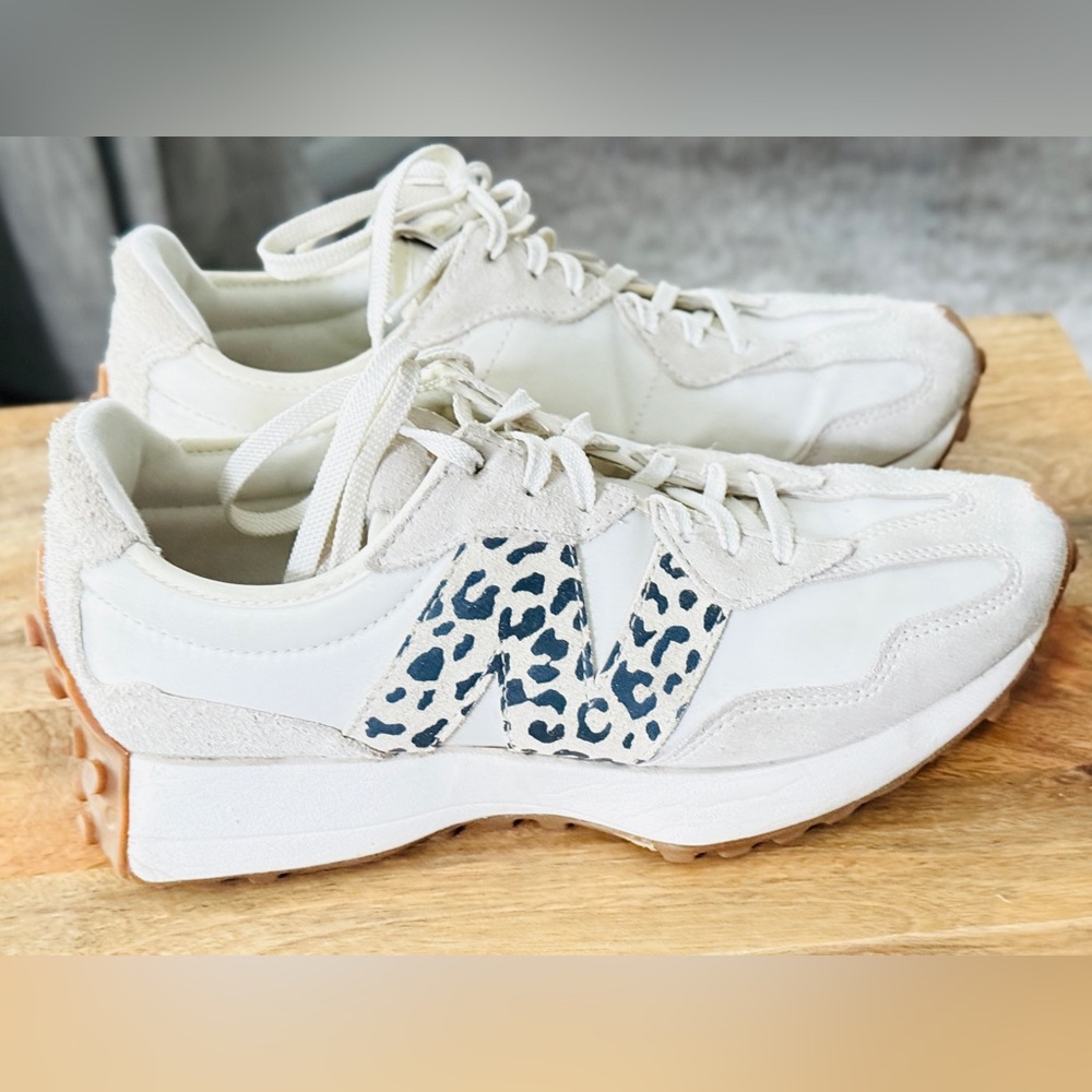New Balance 327 Women's Sneakers in off white and Leopard Print Size 8